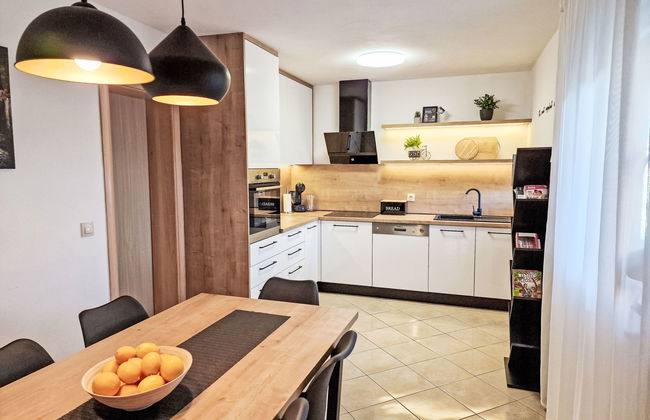 Casa de 5 quartos em Kaštela com piscina privada e jardim - Foto 3