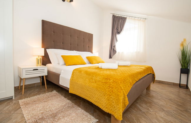 Casa de 5 quartos em Kaštela com piscina privada e jardim - Foto 13