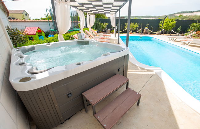 Casa de 5 quartos em Kaštela com piscina privada e jardim - Foto 2