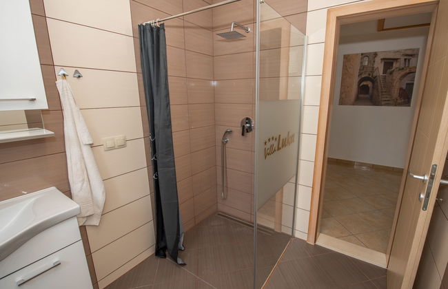 Casa de 5 quartos em Kaštela com piscina privada e jardim - Foto 17