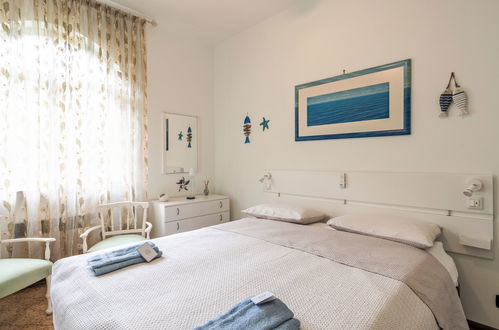 Foto 5 - Apartamento de 1 quarto em San Bartolomeo al Mare com piscina e jardim