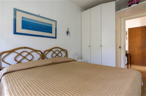 Foto 5 - Apartamento de 1 habitación en San Bartolomeo al Mare con piscina y vistas al mar