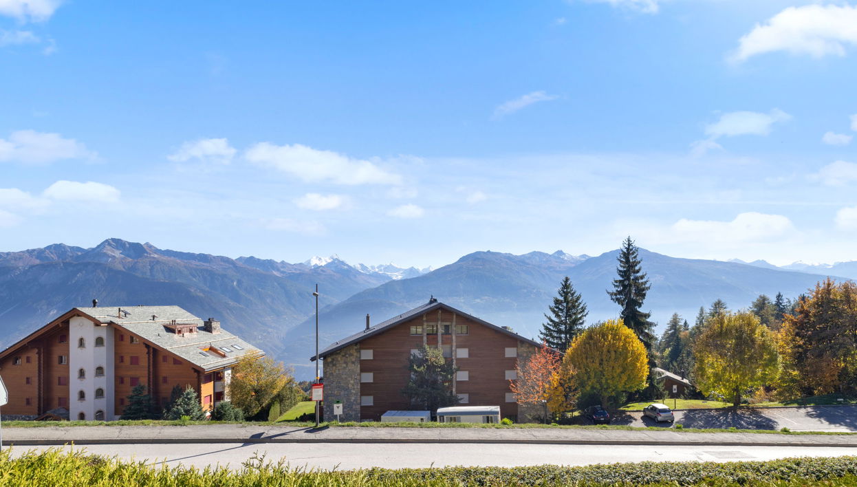 Apartamento de 4 quartos em Crans-Montana com jardim e terraço - Foto 1