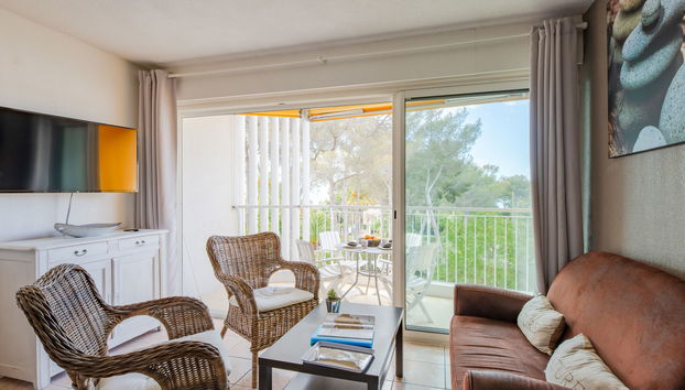 Apartment mit 2 Schlafzimmern in Saint-Raphaël mit schwimmbad und garten - Foto 2