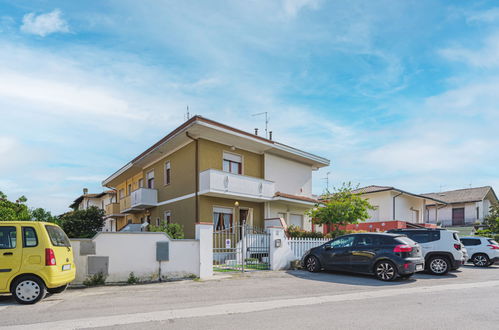 Foto 6 - Casa de 2 habitaciones en Viareggio con jardín