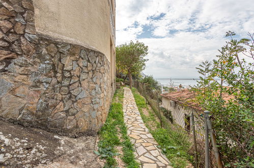 Photo 34 - Maison de 3 chambres à Roses avec jardin et vues à la mer