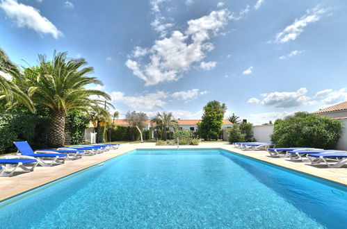 Foto 1 - Casa de 1 habitación en Saint-Georges-d'Oléron con piscina y vistas al mar