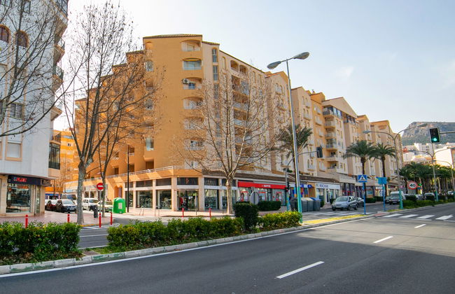 2 bedroom Apartment in Calp with swimming pool and garden - Photo 17