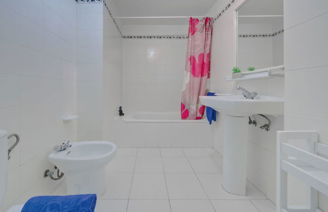 2 bedroom Apartment in Calp with swimming pool and garden - Photo 9