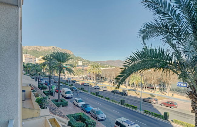 2 bedroom Apartment in Calp with swimming pool and garden - Photo 11