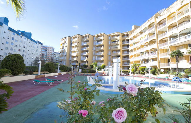 2 bedroom Apartment in Calp with swimming pool and garden - Photo 19