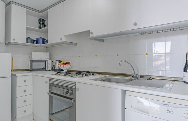2 bedroom Apartment in Calp with swimming pool and garden - Photo 8