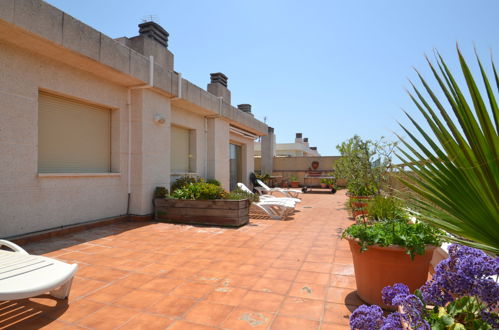 Foto 13 - Apartamento de 3 habitaciones en Salou con piscina y vistas al mar