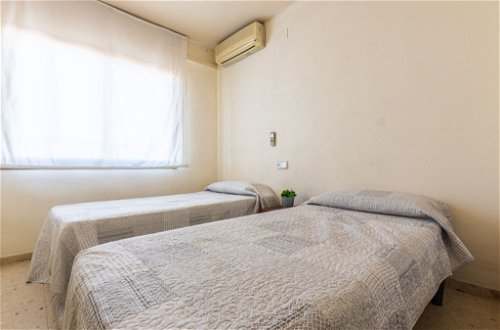 Foto 28 - Appartamento con 3 camere da letto a Salou con piscina e vista mare