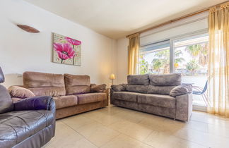 Photo 3 - 2 bedroom Apartment in Salou with swimming pool and garden