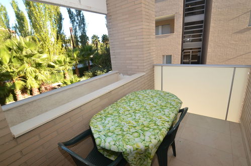 Foto 35 - Appartamento con 3 camere da letto a Salou con piscina e vista mare