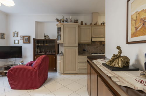 Foto 9 - Appartamento con 2 camere da letto a Sanremo con vista mare