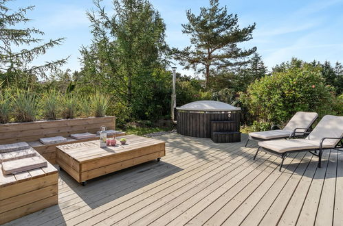 Photo 2 - Maison de 2 chambres à Ørsted avec terrasse et bain à remous