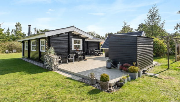 2 bedroom House in Ørsted with terrace and hot tub - Photo 3