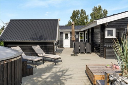 Foto 17 - Casa con 2 camere da letto a Ørsted con terrazza e vasca idromassaggio