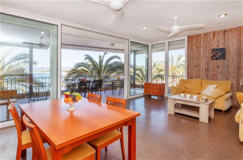 Photo 2 - 4 bedroom Apartment in Salou with terrace and sea view