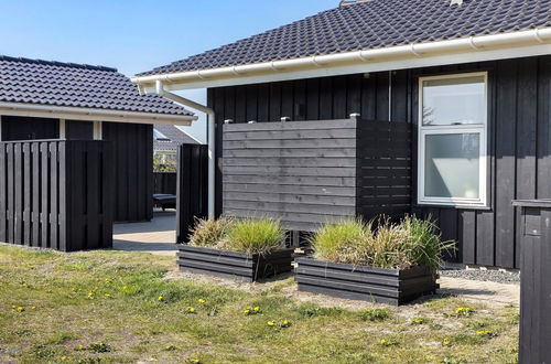 Foto 5 - Casa con 3 camere da letto a Harrerenden con terrazza e sauna
