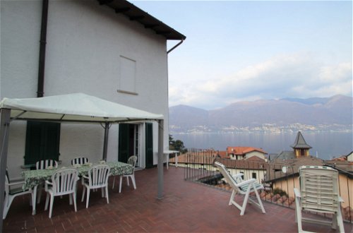 Foto 1 - Apartamento de 2 habitaciones en Porto Valtravaglia con terraza y vistas a la montaña