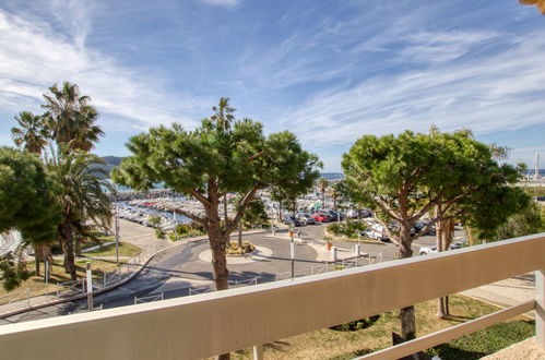 Foto 15 - Apartamento de 1 habitación en Saint-Cyr-sur-Mer con terraza y vistas al mar