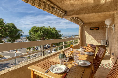 Foto 1 - Appartamento con 1 camera da letto a Saint-Cyr-sur-Mer con terrazza e vista mare