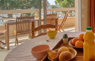 Photo 2 - 1 bedroom Apartment in Saint-Cyr-sur-Mer with terrace and sea view