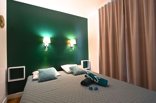 Foto 17 - Apartamento de 2 quartos em Saint-Raphaël com piscina e jardim