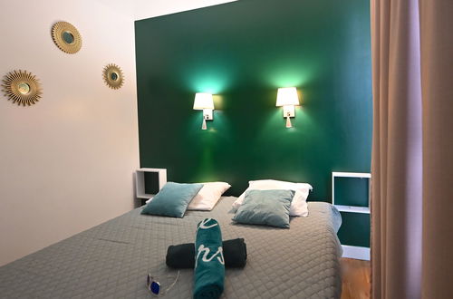 Foto 15 - Apartamento de 2 quartos em Saint-Raphaël com piscina e jardim