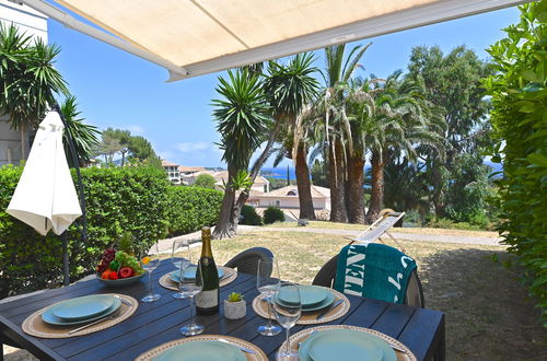 Foto 1 - Apartamento de 2 quartos em Saint-Raphaël com piscina e jardim