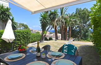 Photo 1 - 2 bedroom Apartment in Saint-Raphaël with swimming pool and garden