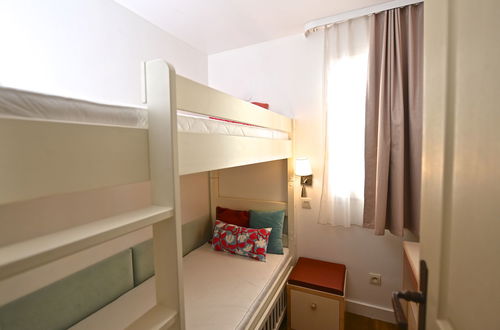 Foto 16 - Apartamento de 2 quartos em Saint-Raphaël com piscina e jardim