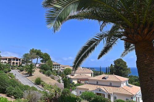 Foto 20 - Apartamento de 2 quartos em Saint-Raphaël com piscina e jardim
