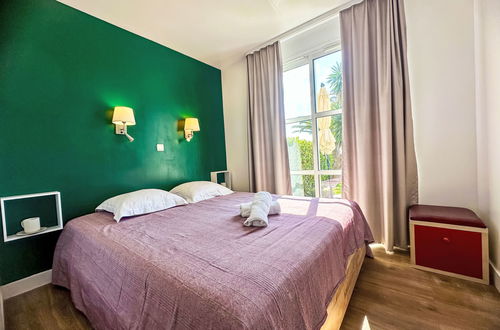 Foto 15 - Appartamento con 2 camere da letto a Saint-Raphaël con piscina e giardino