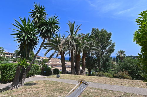 Foto 6 - Apartamento de 2 quartos em Saint-Raphaël com piscina e jardim