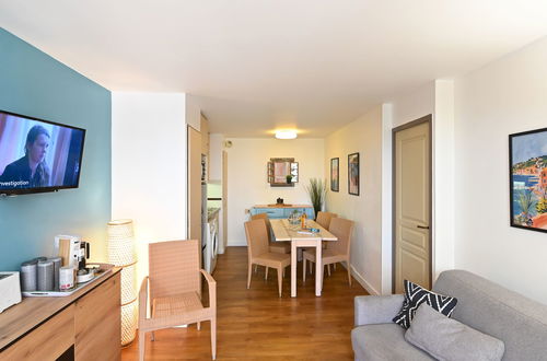 Foto 9 - Apartamento de 2 quartos em Saint-Raphaël com piscina e jardim