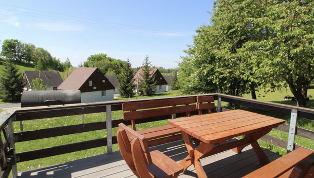 Casa de 3 quartos em Černý Důl com piscina e jardim - Foto 5