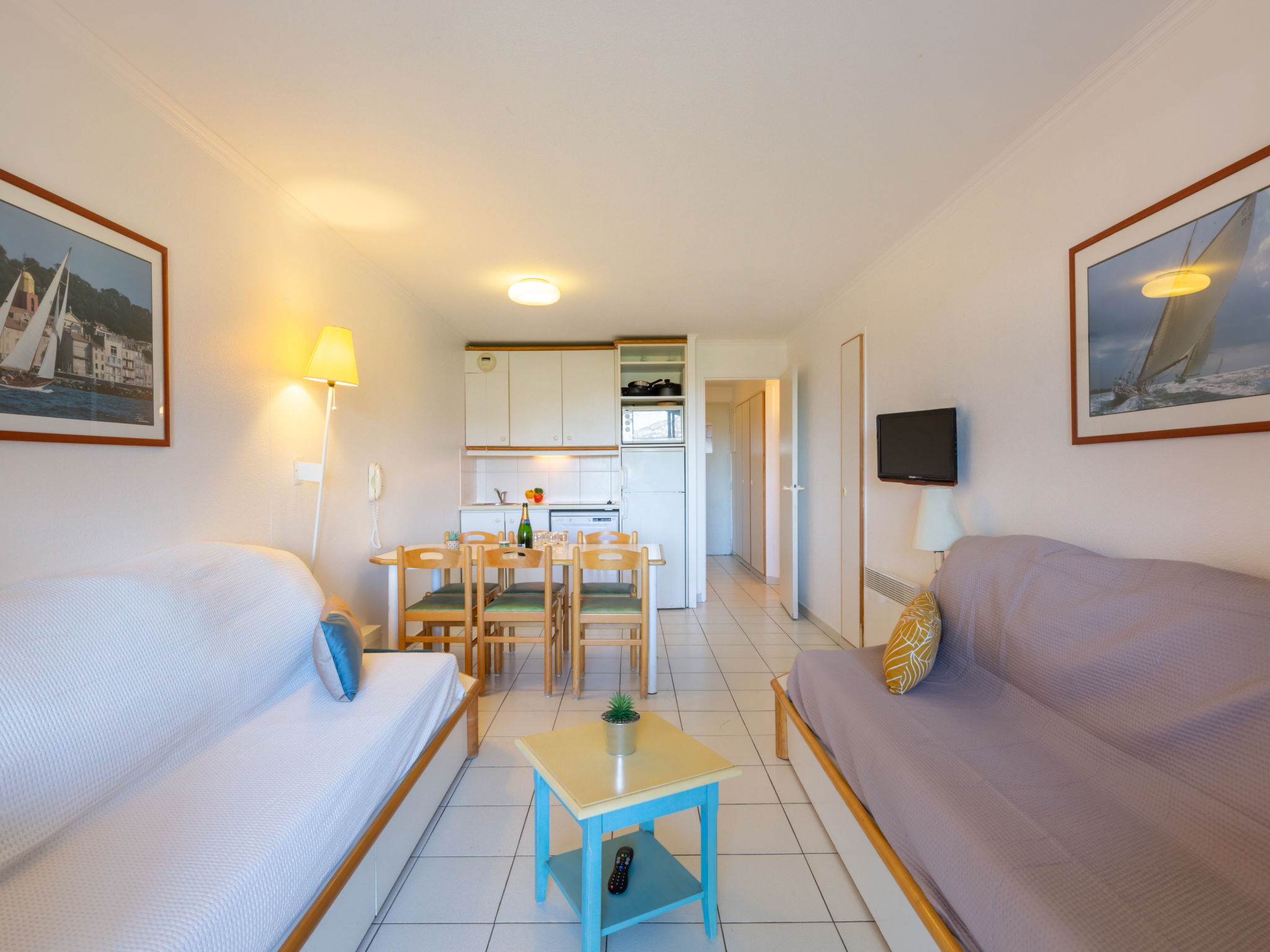 Foto 6 - Apartment mit 2 Schlafzimmern in Saint-Raphaël mit schwimmbad und blick aufs meer