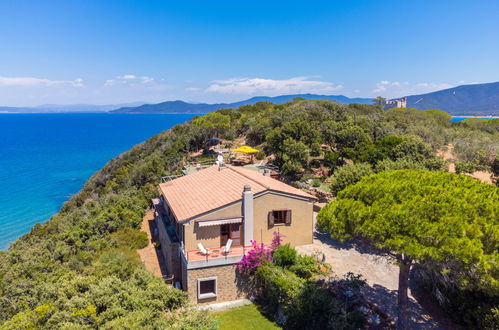 Photo 1 - Maison de 6 chambres à Castiglione della Pescaia avec jardin et vues à la mer