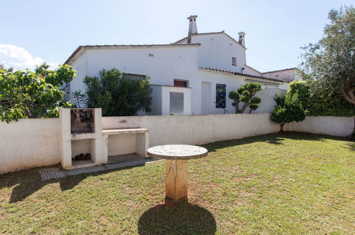 Photo 17 - Maison de 3 chambres à l'Escala avec terrasse et vues à la mer