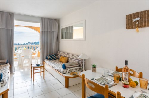 Photo 9 - 1 bedroom Apartment in Saint-Raphaël with swimming pool and sea view