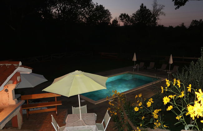 Apartamento de 2 quartos em Raša com piscina privada e jardim - Foto 31