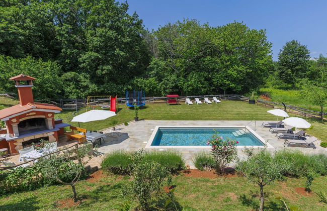 Apartamento de 2 quartos em Raša com piscina privada e jardim - Foto 23