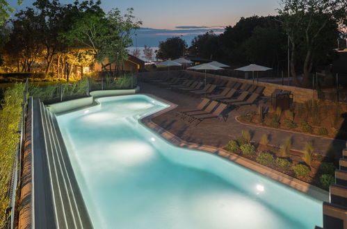 Photo 32 - Maison de 2 chambres à Bale avec piscine privée et vues à la mer