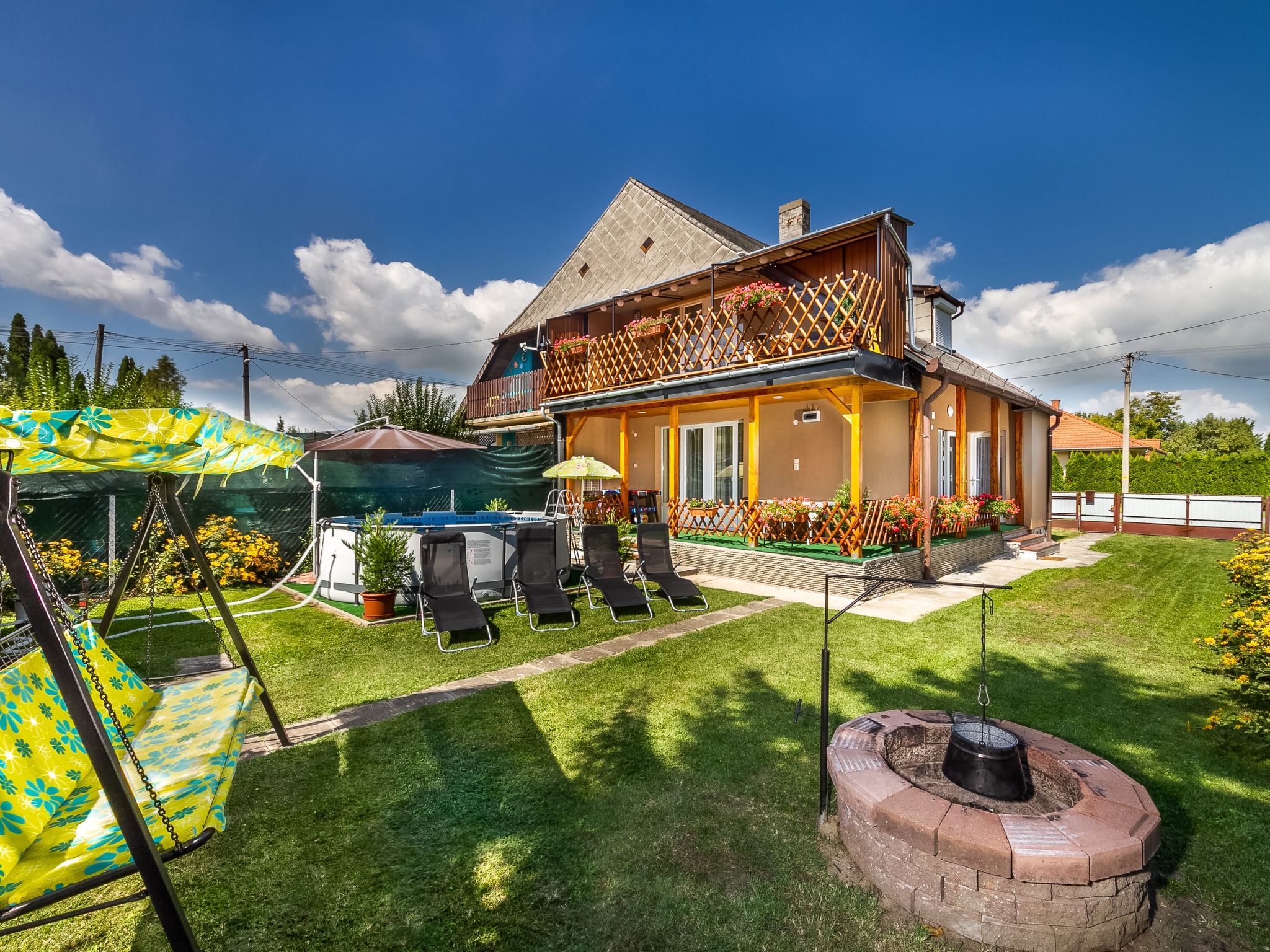 Foto 2 - Casa con 4 camere da letto a Balatonkeresztúr con piscina privata e giardino