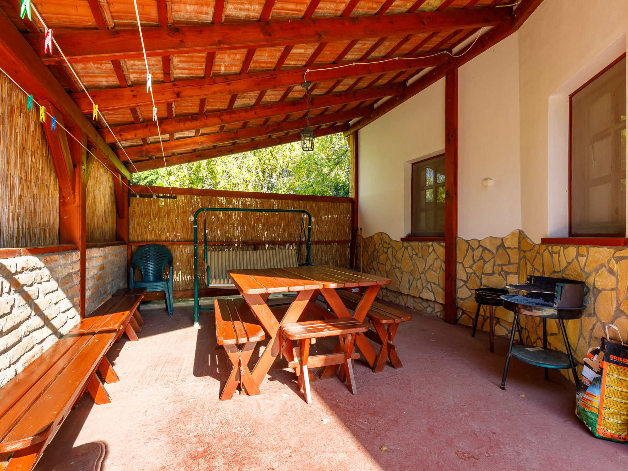 Photo 5 - Maison de 2 chambres à Balatonőszöd avec terrasse et vues sur la montagne