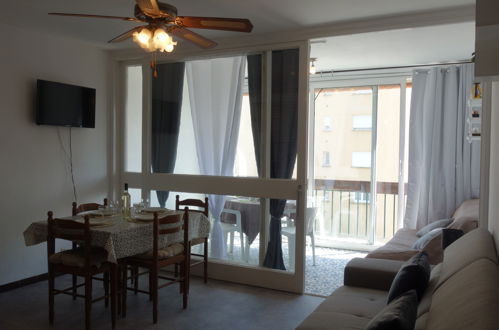 Photo 11 - 1 bedroom Apartment in Saint-Cyprien with sea view